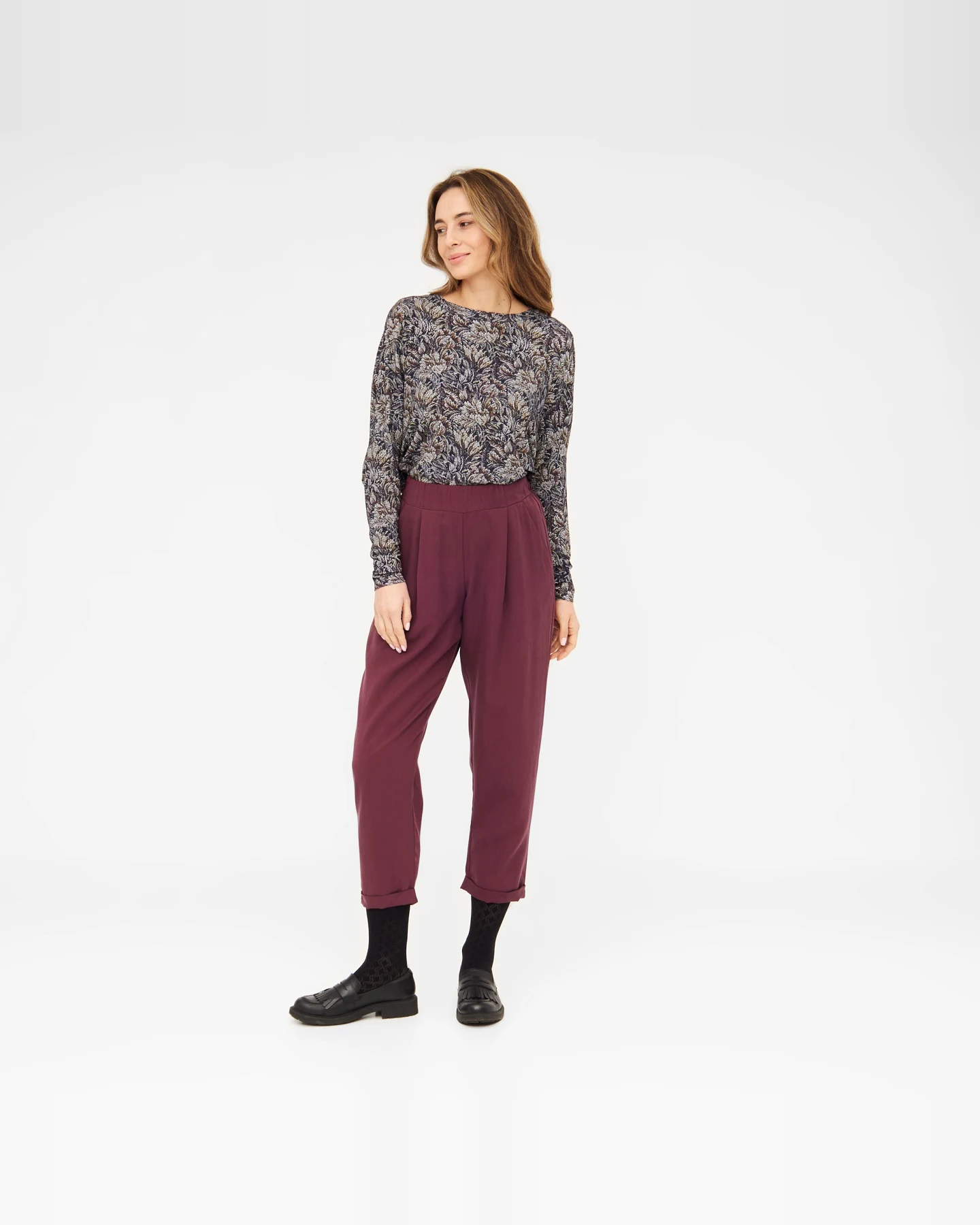 Widda Damen vegan Hose Plissee Jupp Burgundy – Ansicht 2
