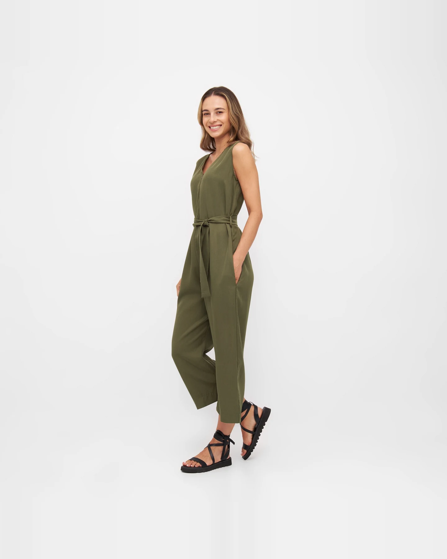 Widda Damen vegan Jumpsuit Anibas Olive – Ansicht 2