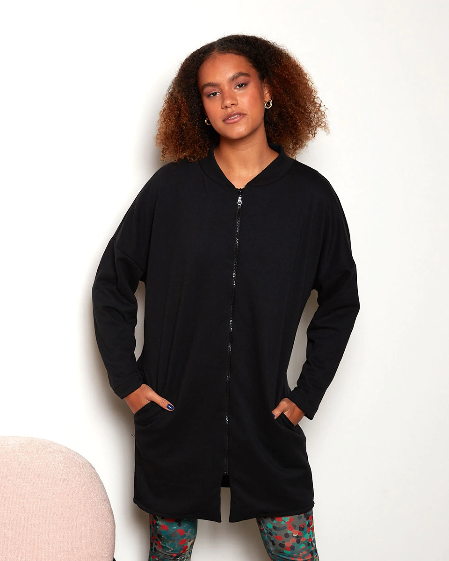 Widda Damen vegan Sweatmantel Mono Schwarz – Ansicht 2