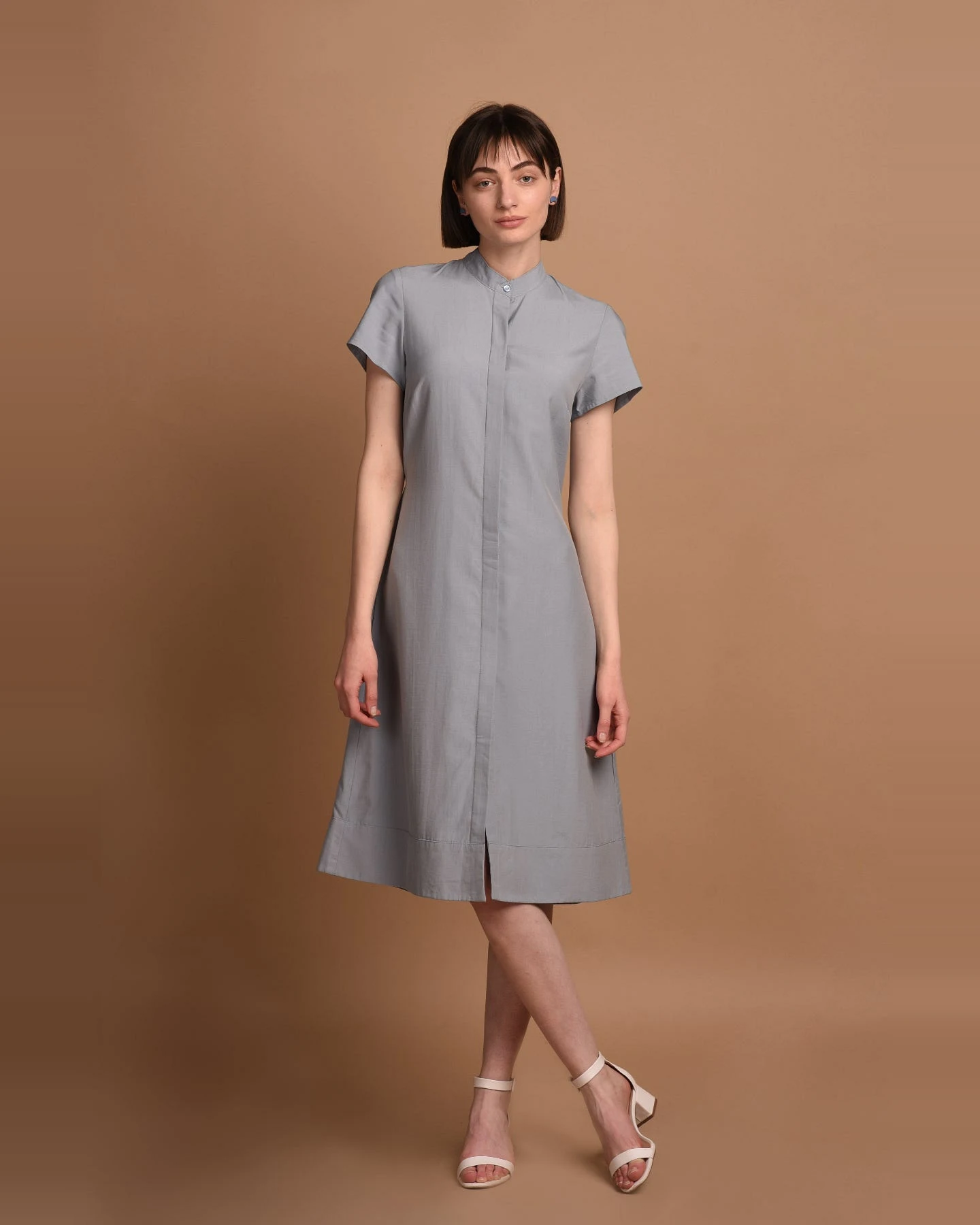 AYANI Damen vegan Hemdkleid Mit Kurzen Ärmeln Melanie Hellblau – Ansicht 2