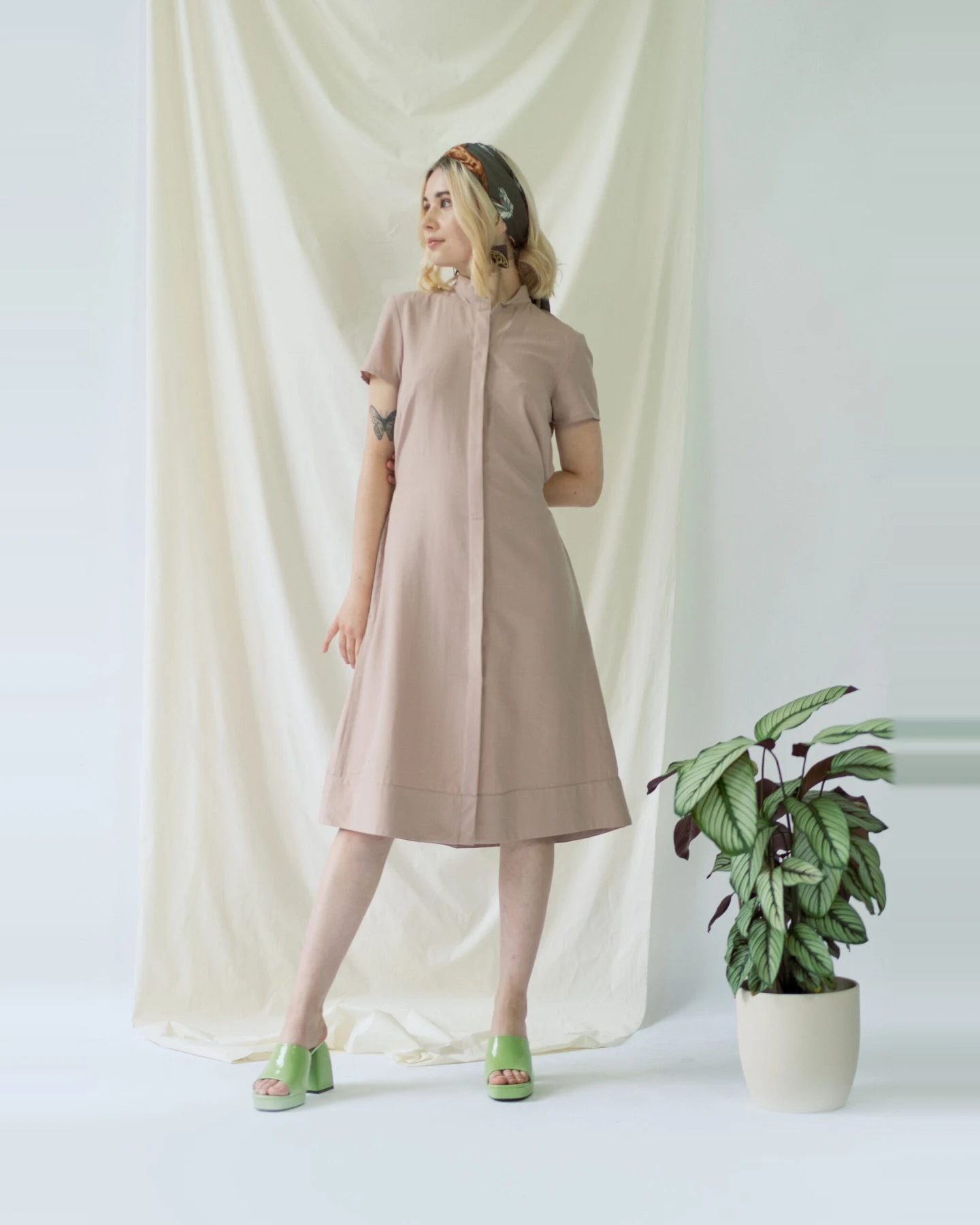 AYANI Damen vegan Hemdkleid Mit Kurzen Ärmeln Melanie Rose – Ansicht 2