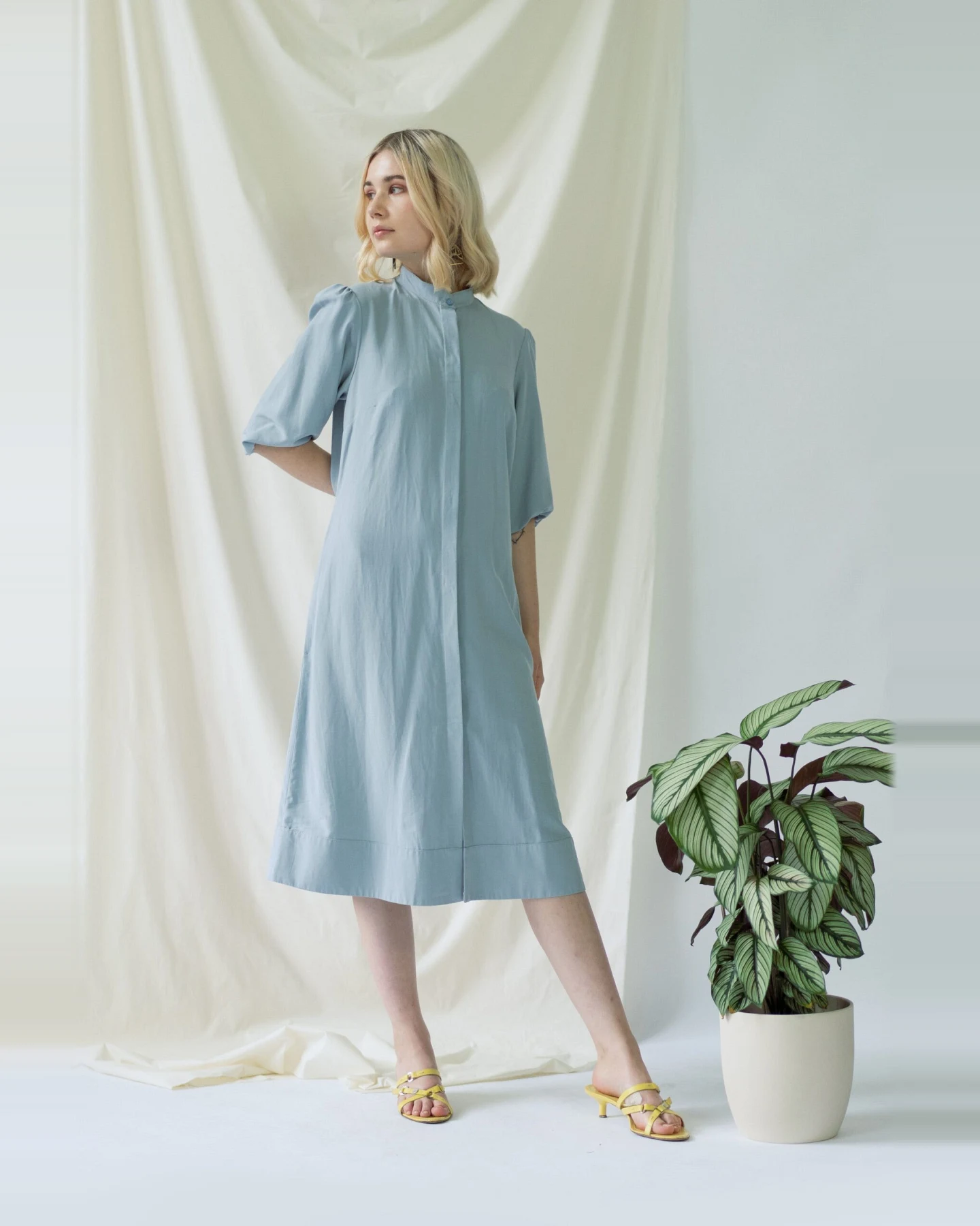 AYANI Damen vegan Hemdkleid Melanie Hellblau – Ansicht 2
