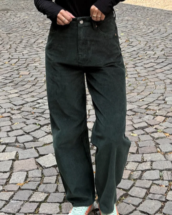 Kings of Indigo Damen vegan Hose Leila Dunkelgrün