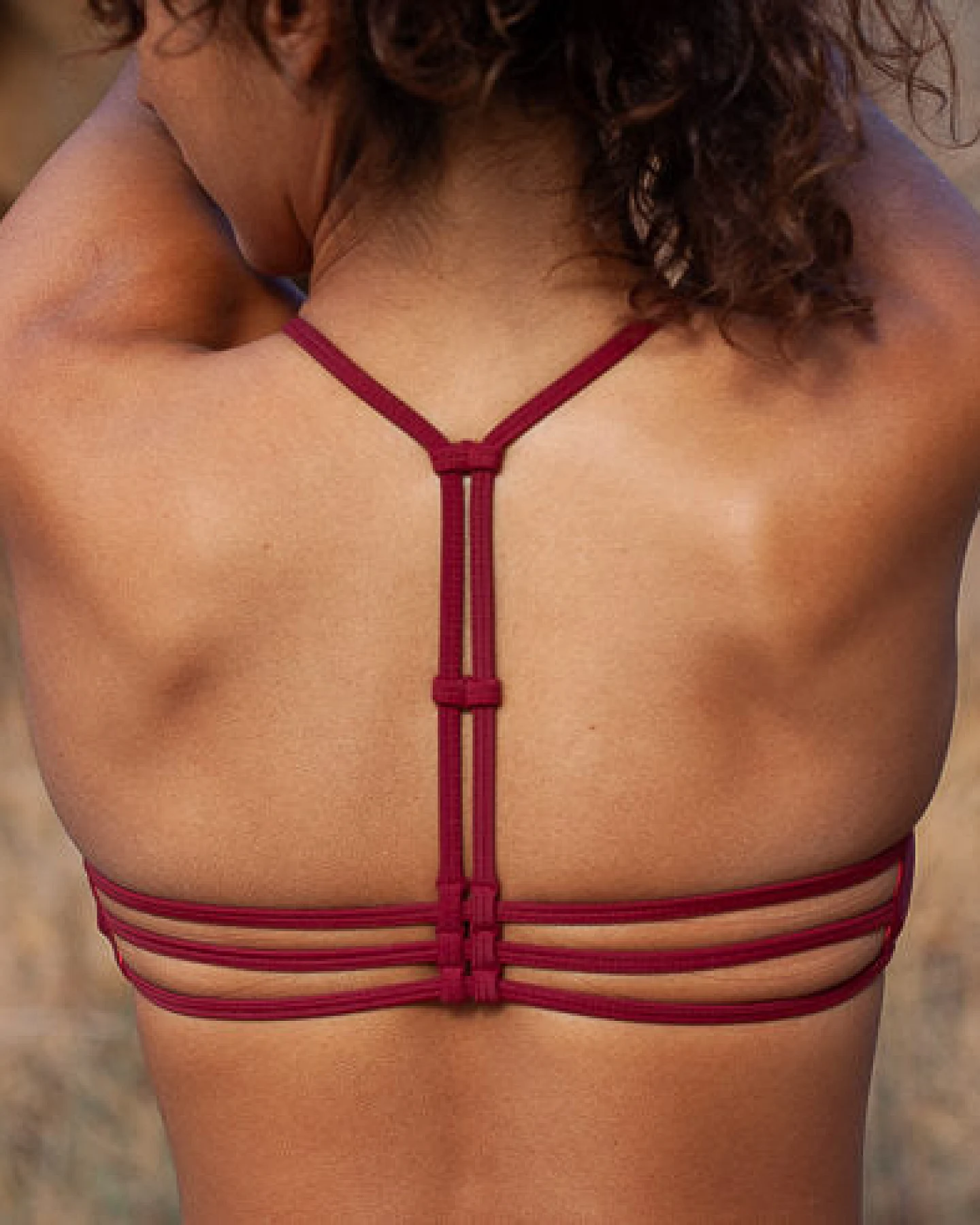 Inaska Damen vegan Bikinioberteil Multiway Chill Dunkelrot – Ansicht 2