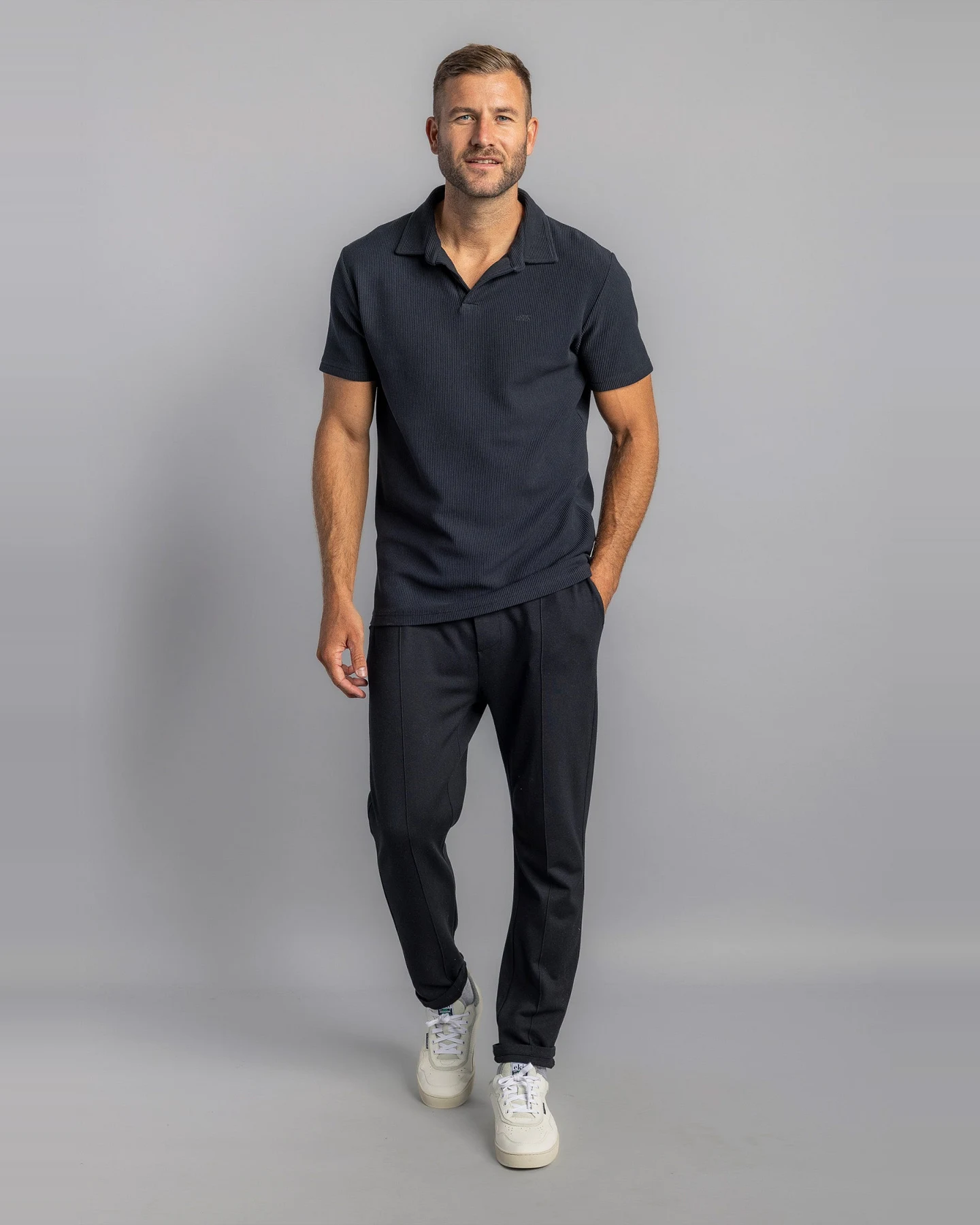 DIRTS Herren vegan Poloshirt Ottoman Ash Schwarz – Ansicht 2