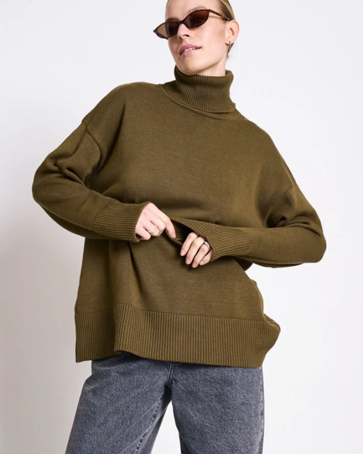 JAN 'N JUNE Damen vegan Rollkragenpullover Mua Woody Olivgrün