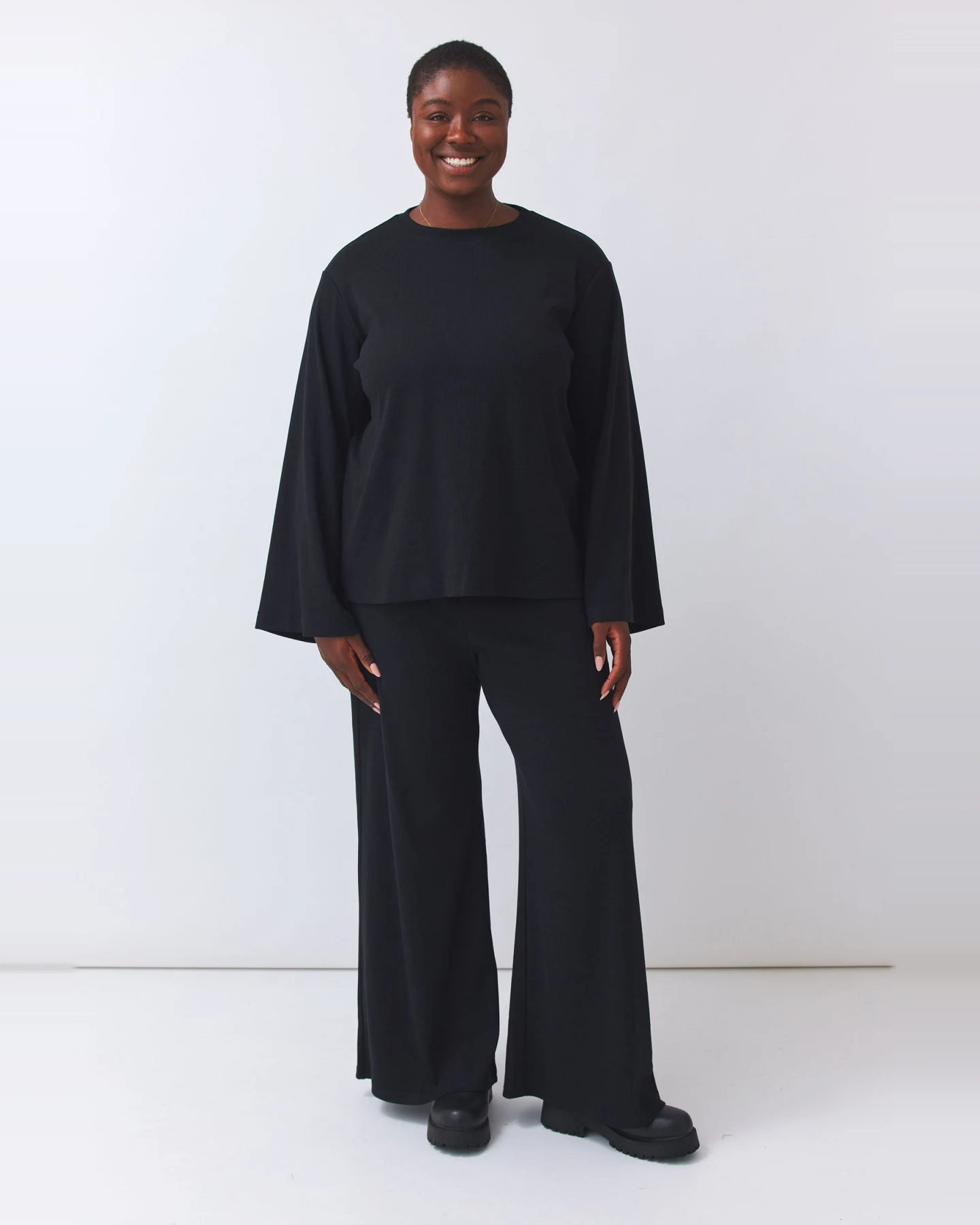 Baìge the Label Damen vegan Sweatshirt Oversized Biani Schwarz – Ansicht 2