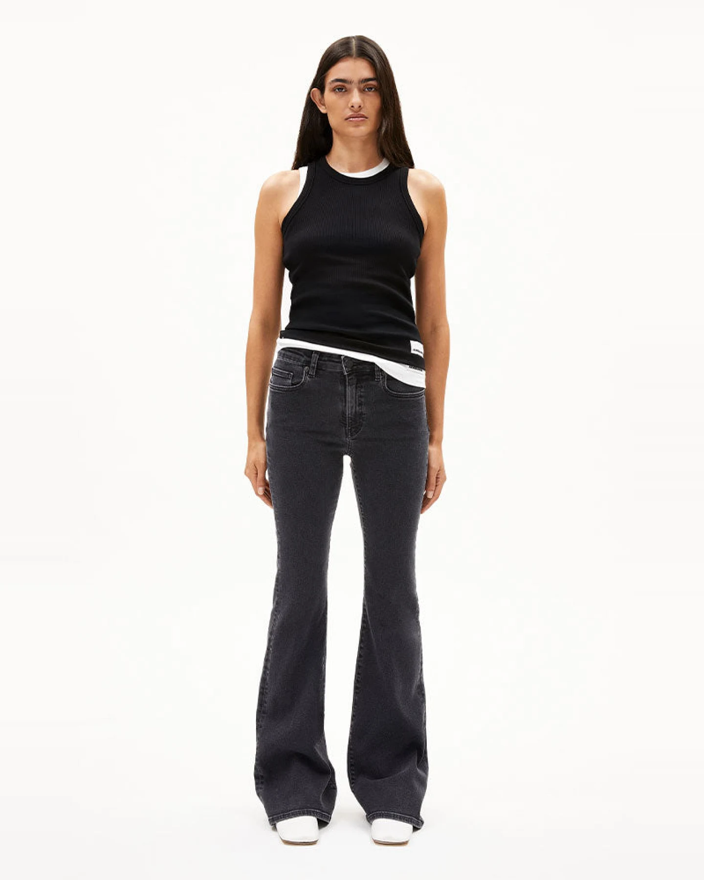 ARMEDANGELS Damen vegan Jeans Flared Anamaa Schwarz Gewaschen – Ansicht 2