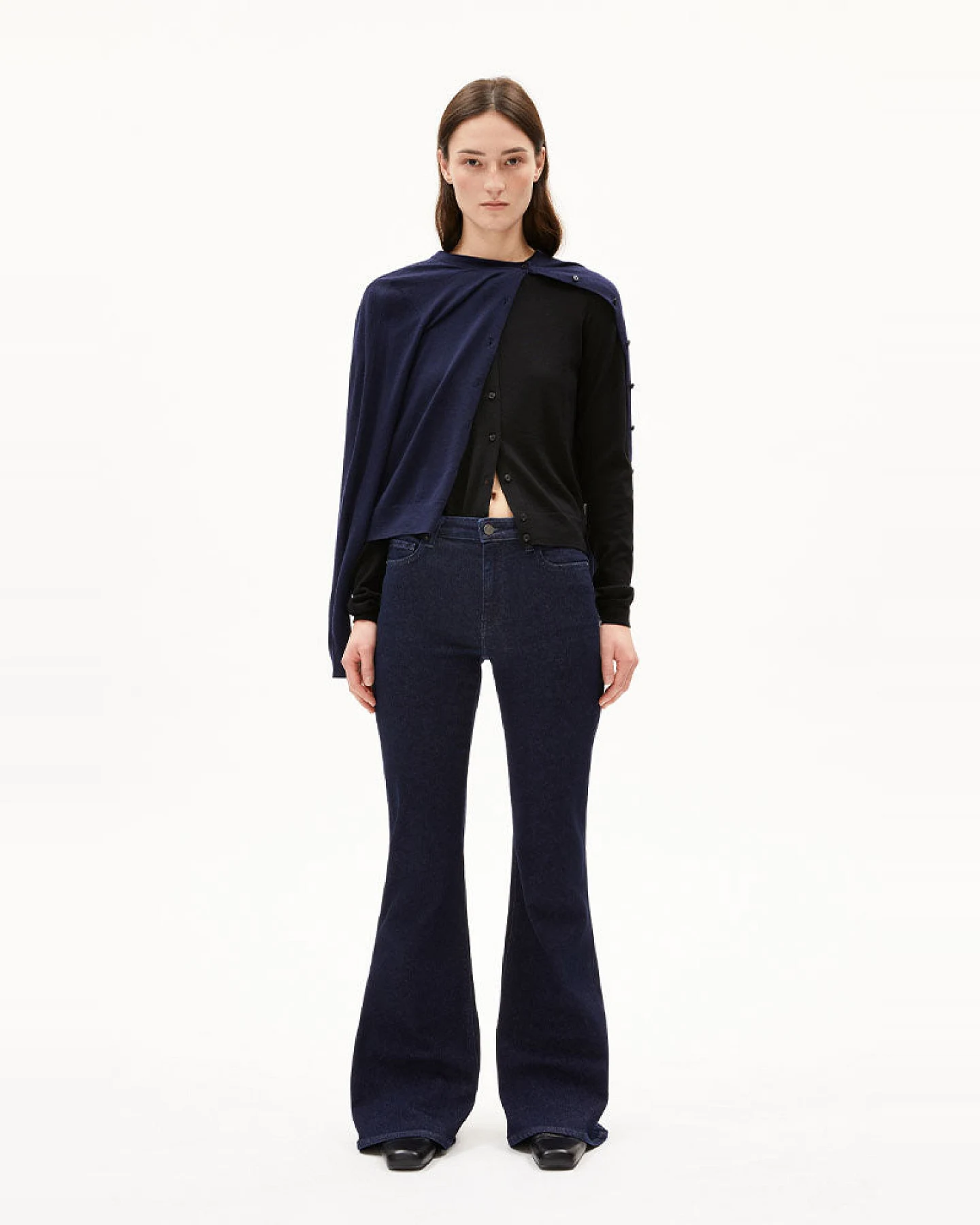 ARMEDANGELS Damen vegan Jeans Flared Anamaa Maggiore Navy – Ansicht 2