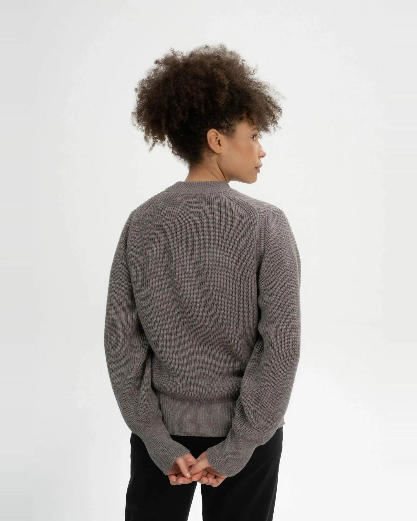 MELA Damen vegan Strickpullover Riya Bear Melange Graubraun – Ansicht 2