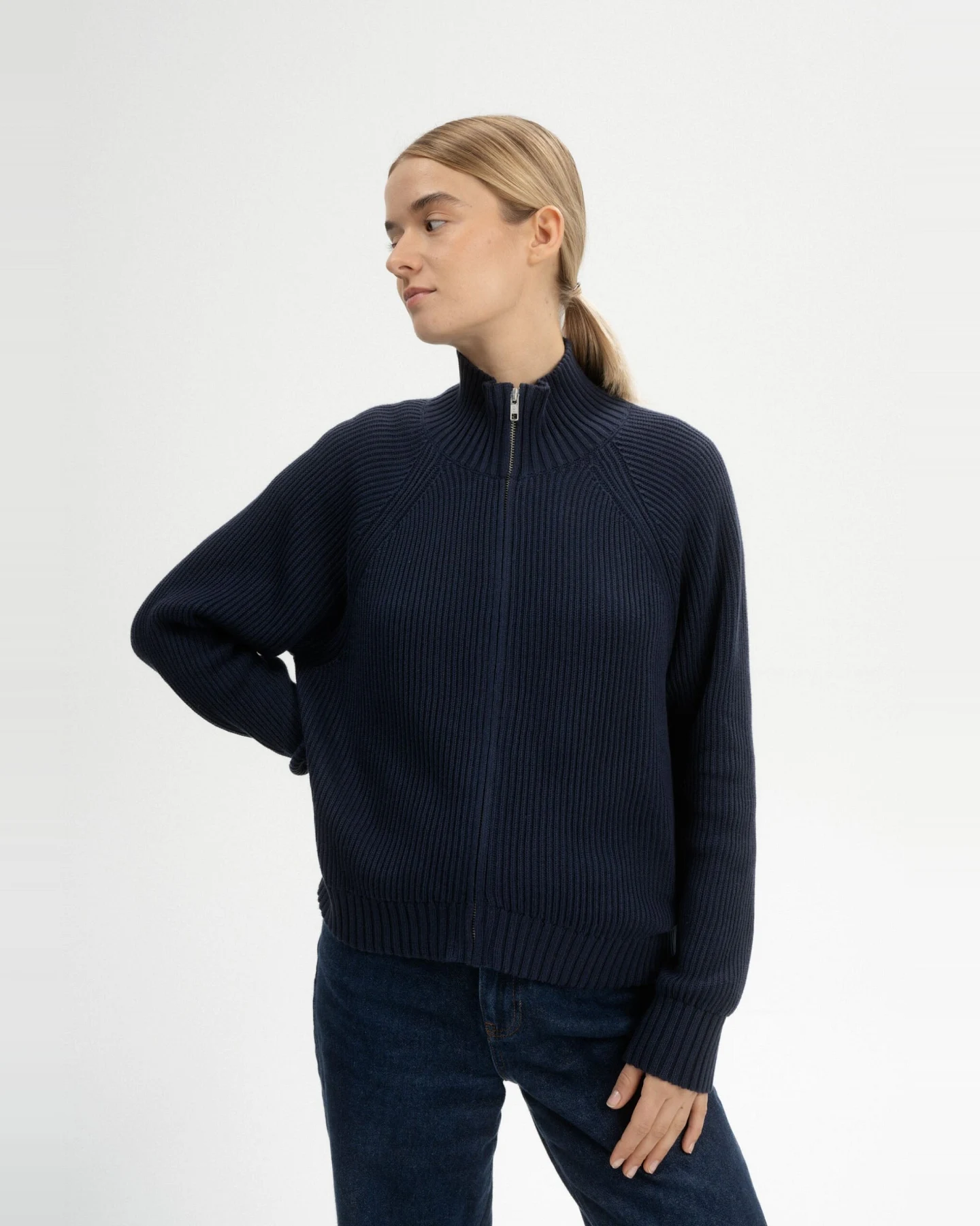 MELA Damen vegan Rippenstrickjacke Kamuka Navy – Ansicht 2