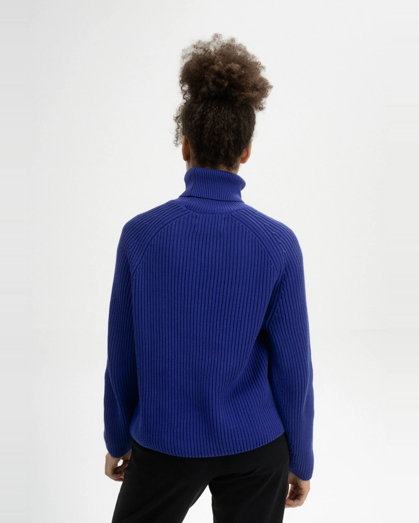 MELA Damen vegan Strickpullover Rippen-Rollkragen Chirha Bold Blue – Ansicht 2