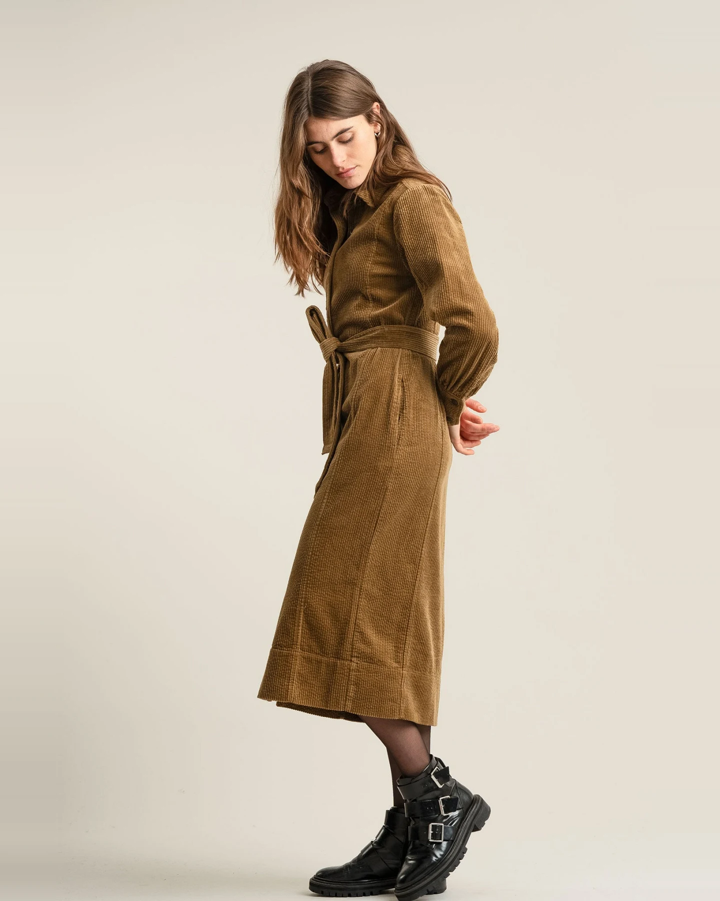KOMODO Damen vegan Kleid Haritti Cord Olive – Ansicht 2