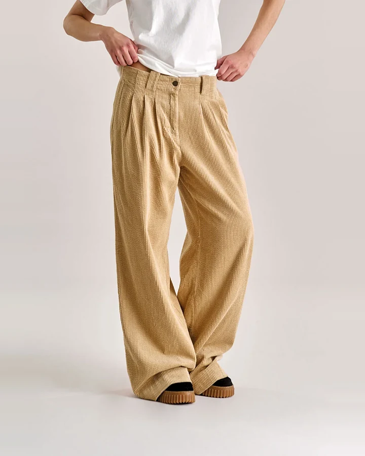 KOMODO Damen vegan Hose Lola Cord Croissant Beige