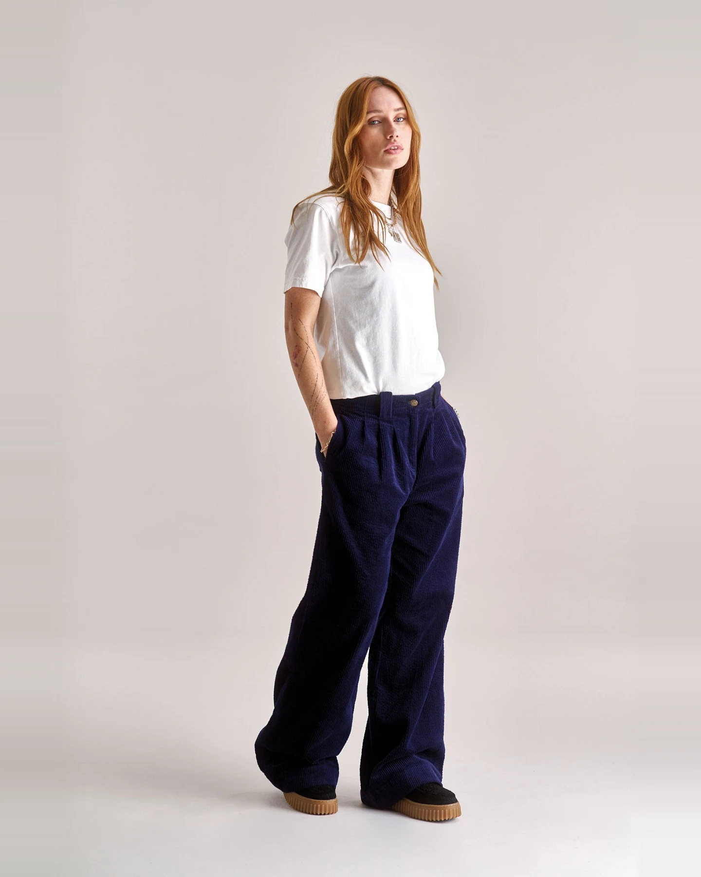 KOMODO Damen vegan Hose Lola Cord Navy – Ansicht 2