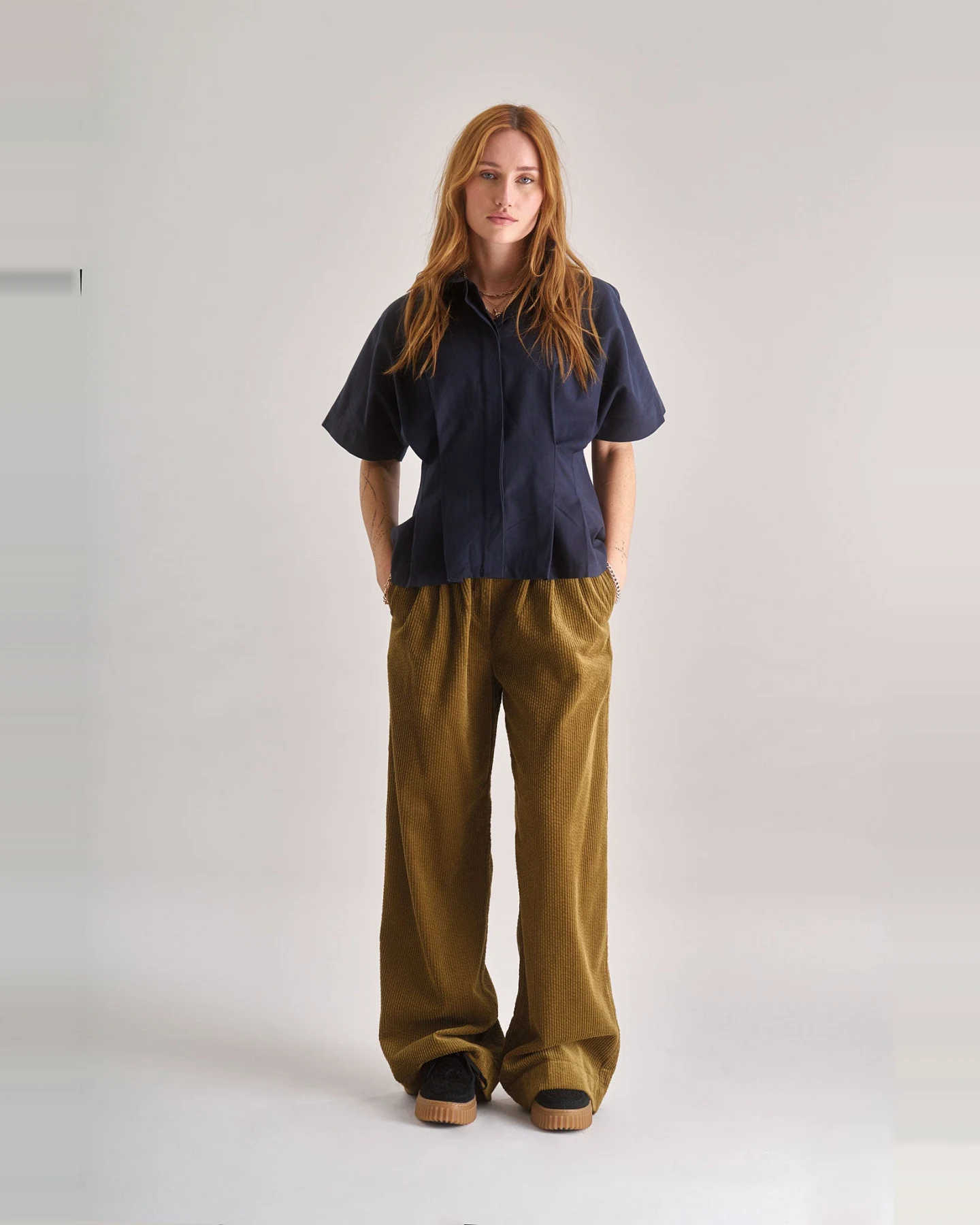 KOMODO Damen vegan Hose Lola Cord Olive – Ansicht 2