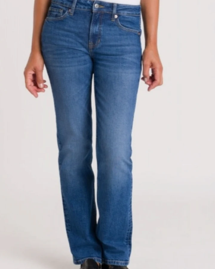Kings of Indigo Damen vegan Jeans Emiko Low Rise Straight Leg Blau