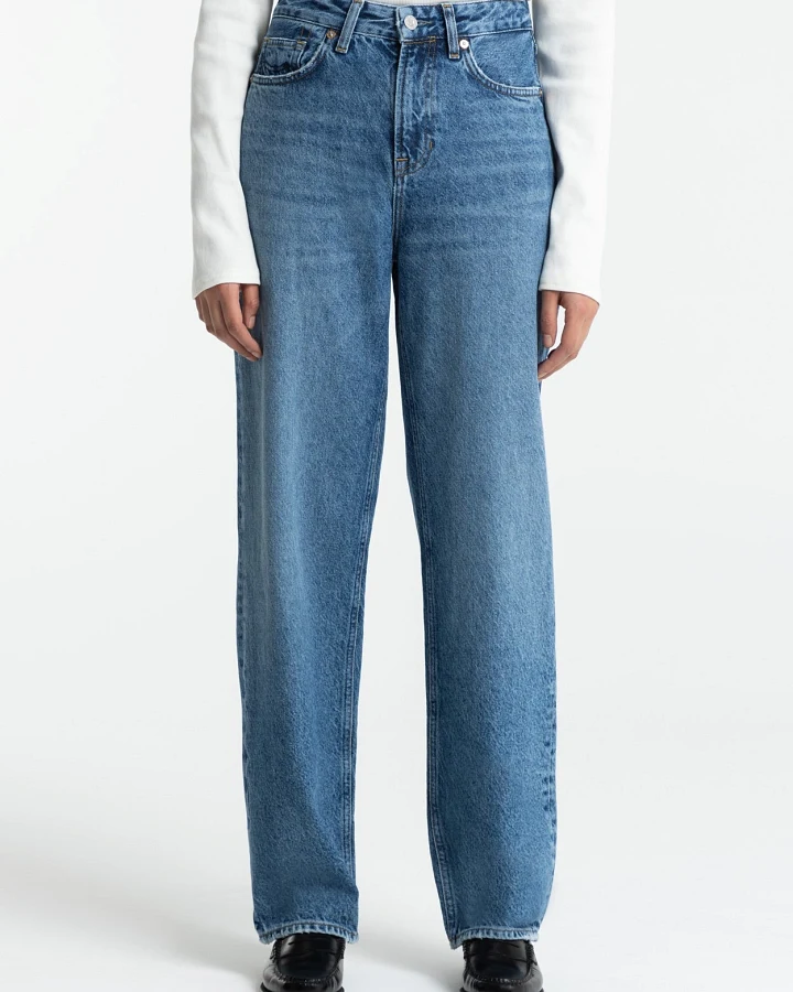 Kings of Indigo Damen vegan Jeans Liora Hellblau