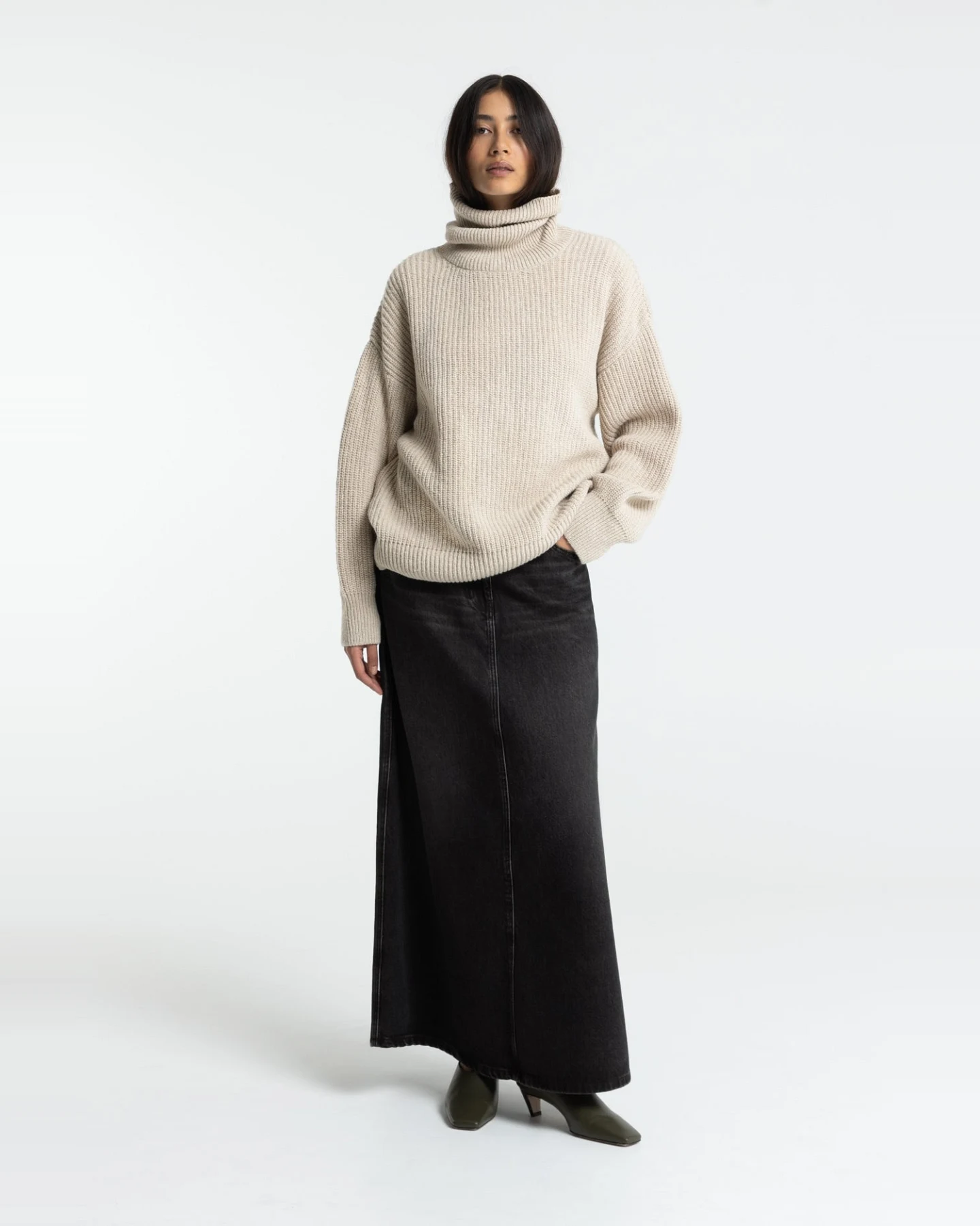 Kings of Indigo Damen vegan Denim-Rock Amirah Schwarz – Ansicht 2