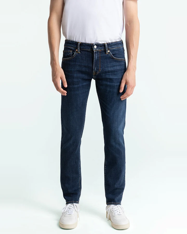 Kings of Indigo Herren vegan Jeans Charles Clean Medium Washed Dunkelblau
