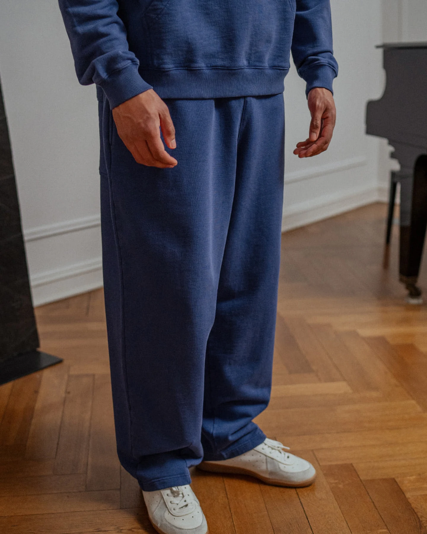 Rotholz Herren vegan Sweatpants Washed Blue – Ansicht 2