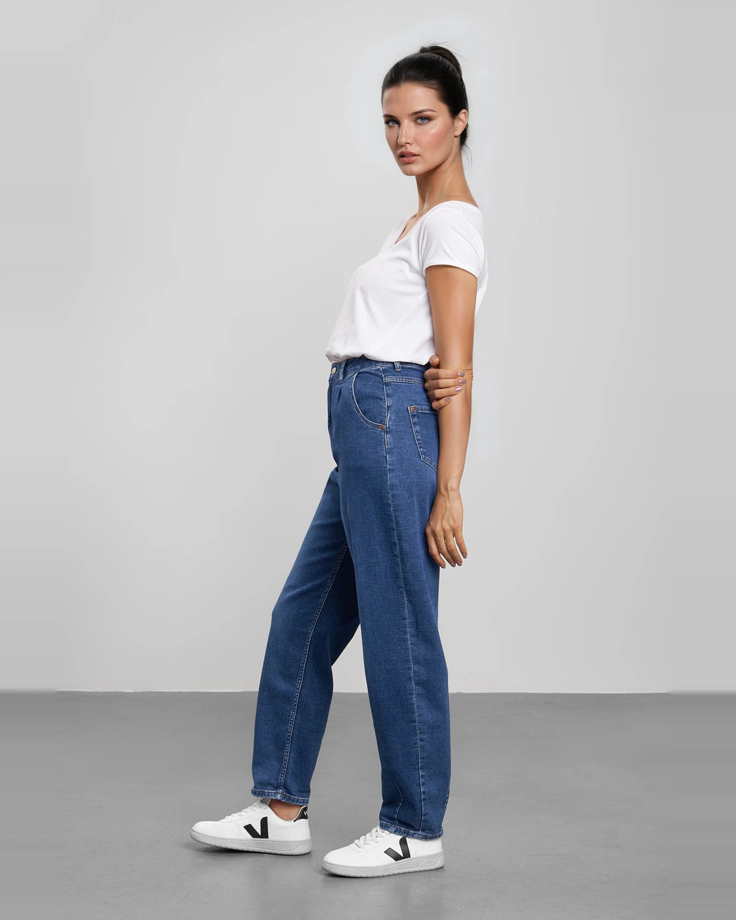 Feuervogl Damen vegan Ballon Jeans Bella Medium Blau – Ansicht 2