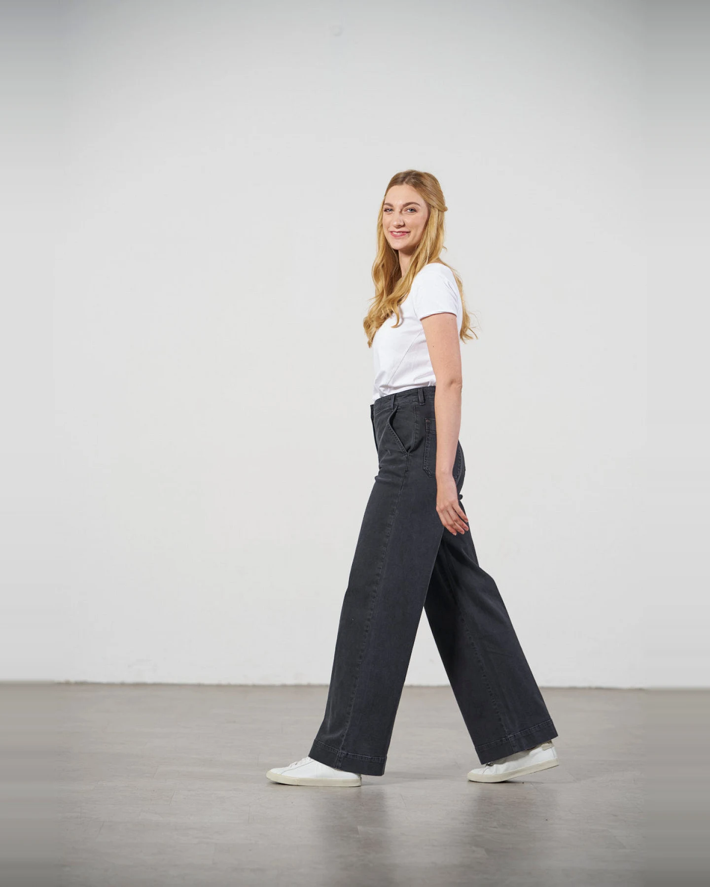Feuervogl Damen vegan Jeans Hyperflex Raven Schwarz – Ansicht 2