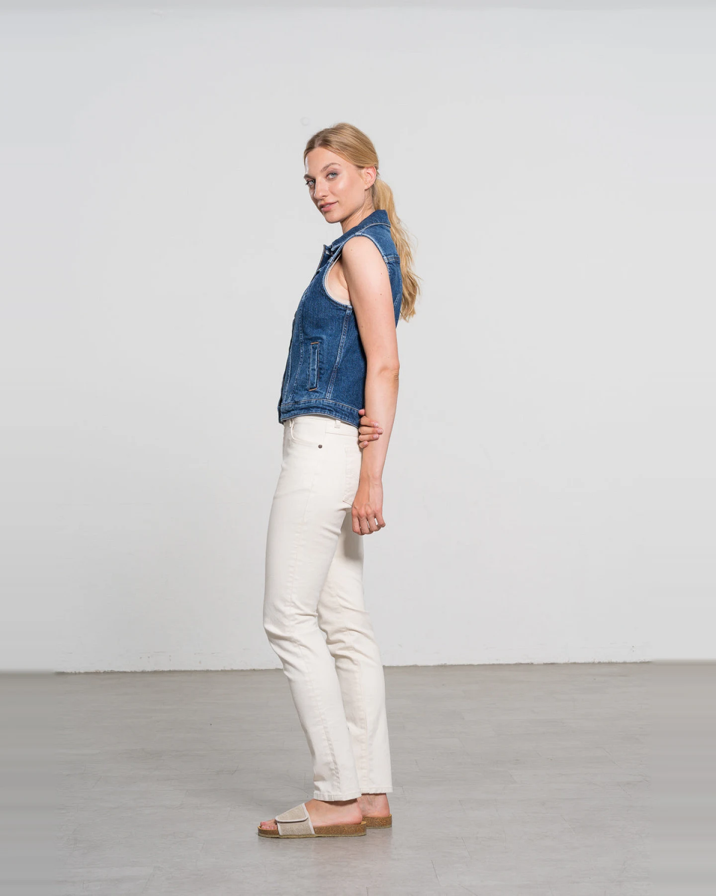 Feuervogl Damen vegan Weste Denim Sana Medium Blau – Ansicht 2