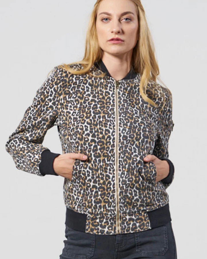 Feuervogl Damen vegan Jacke Denim Tilda Blouson Wild Animal Print