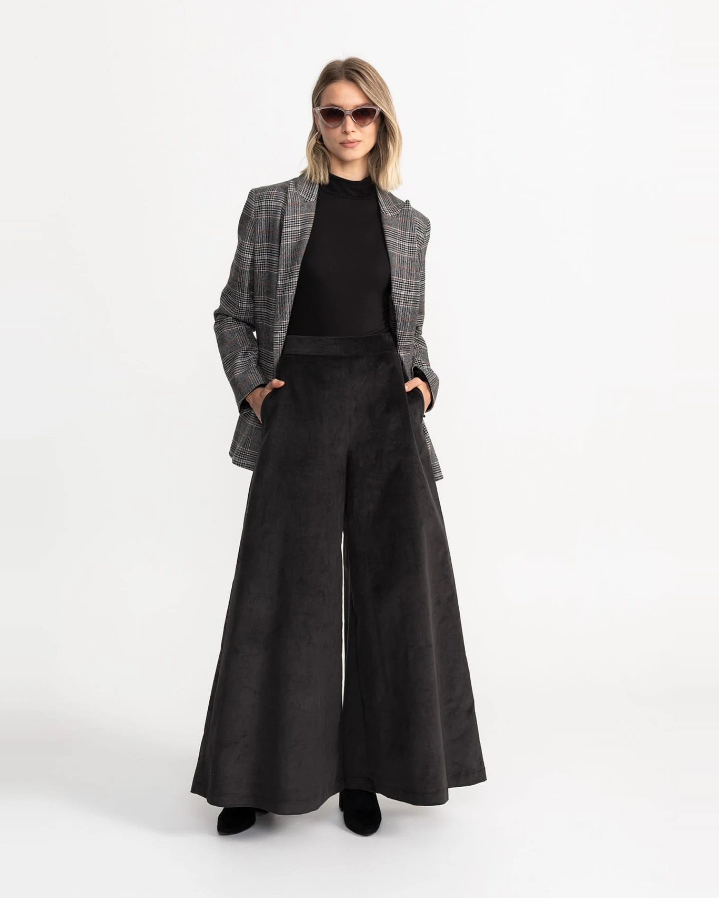 De IONESCU Damen vegan Hose Palazzo Kord Holzkohle Grau – Ansicht 2