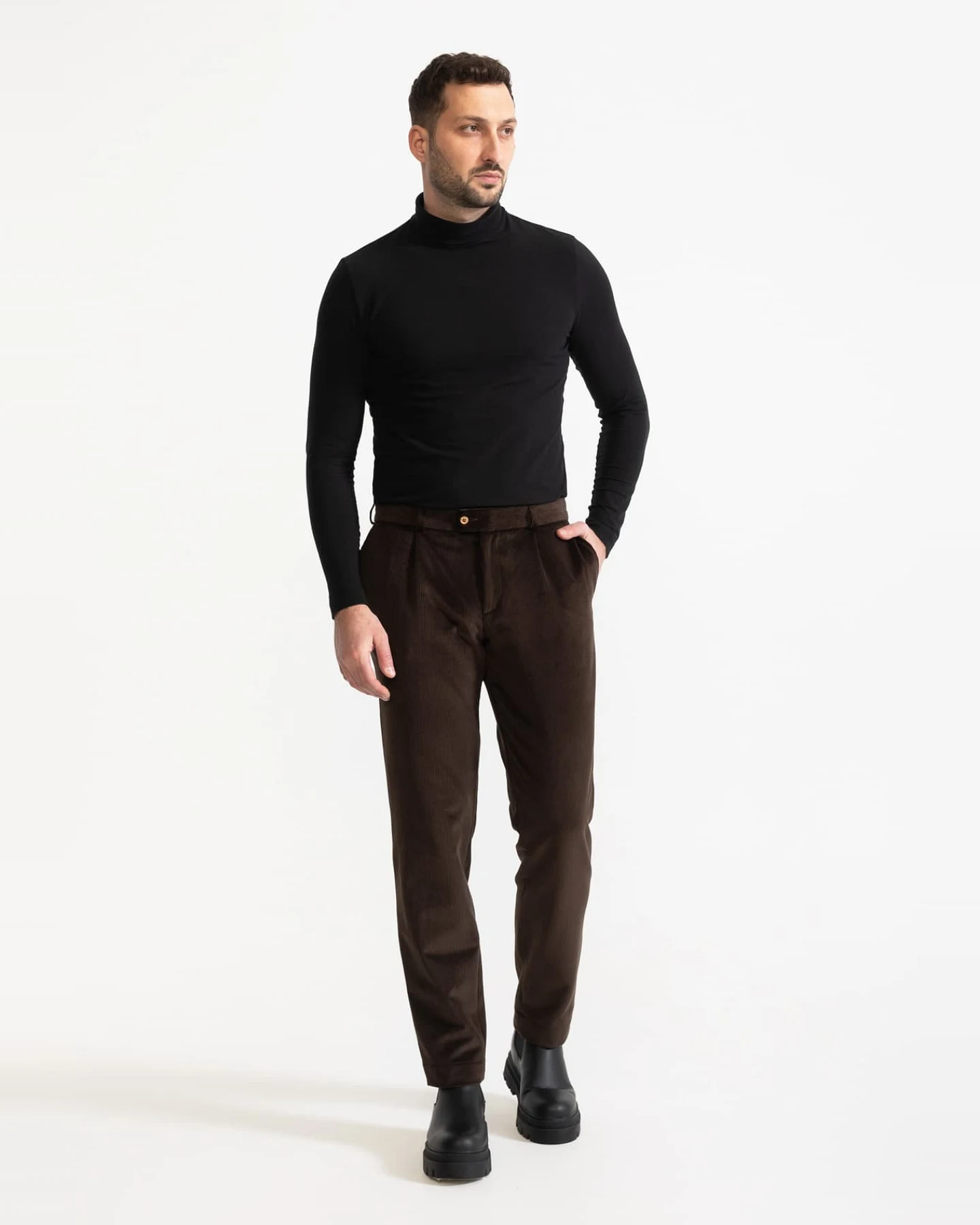 De IONESCU Herren vegan Hose Dacian Corduroy Dunkelbraun – Ansicht 2