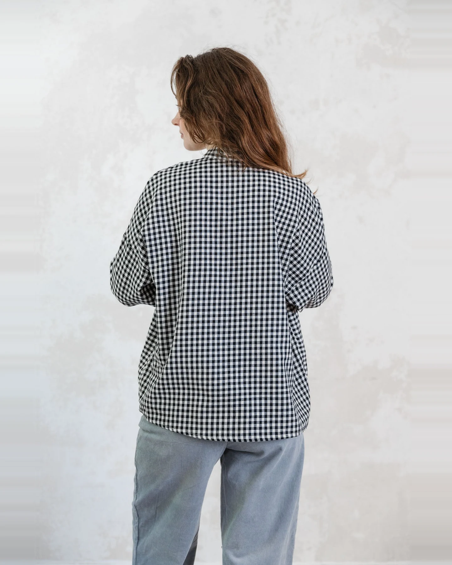 Jyoti - Fair Works Damen vegan Bluse Hawali Kariert Schwarz & Weiß – Ansicht 2
