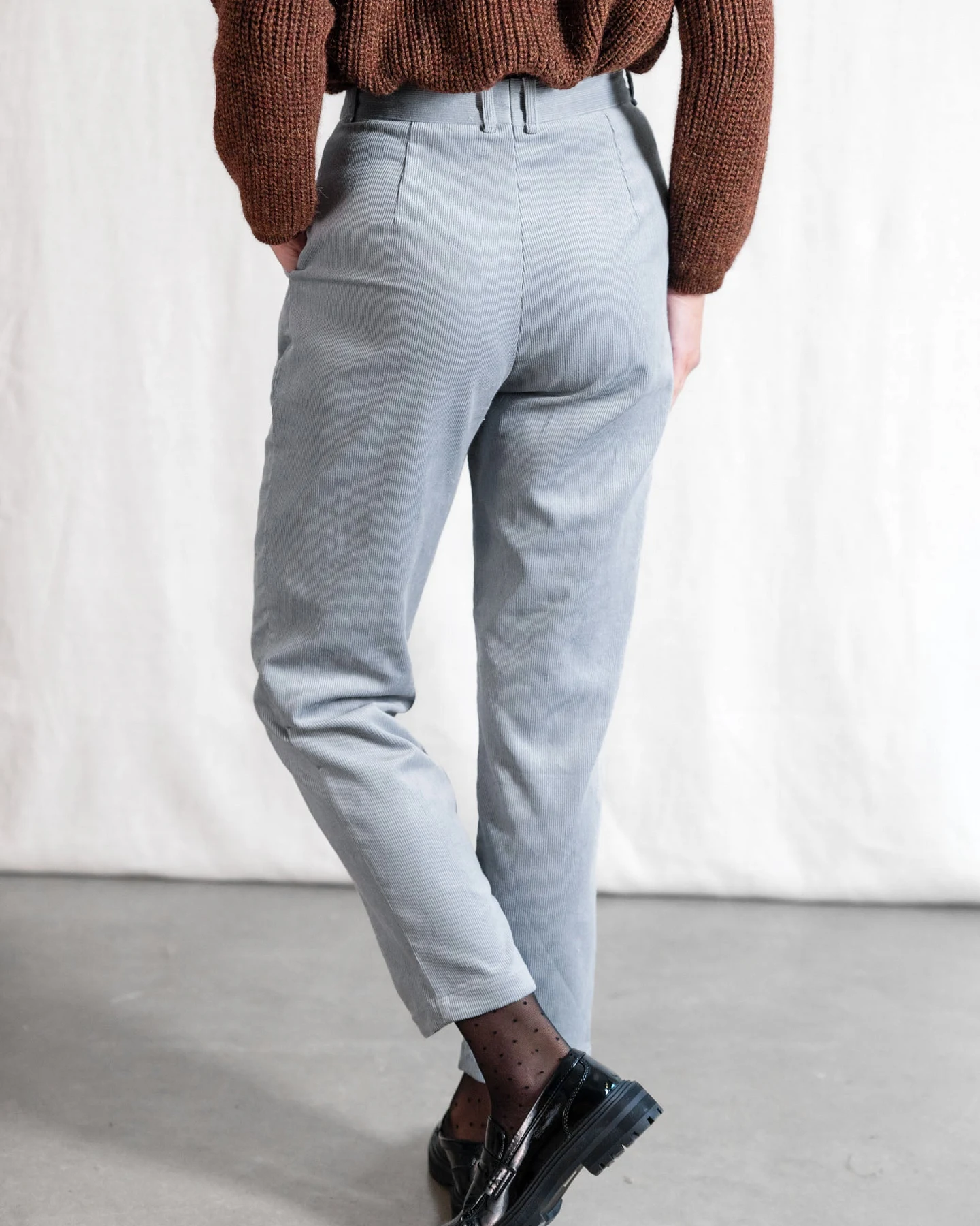 Jyoti - Fair Works Damen vegan Hose Suhrut Fog Grey/Blue – Ansicht 2