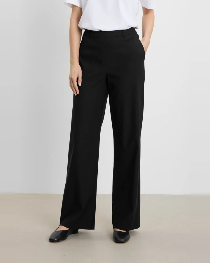 LAURIE Damen vegan Hose Alice Loose Mittellang Schwarz