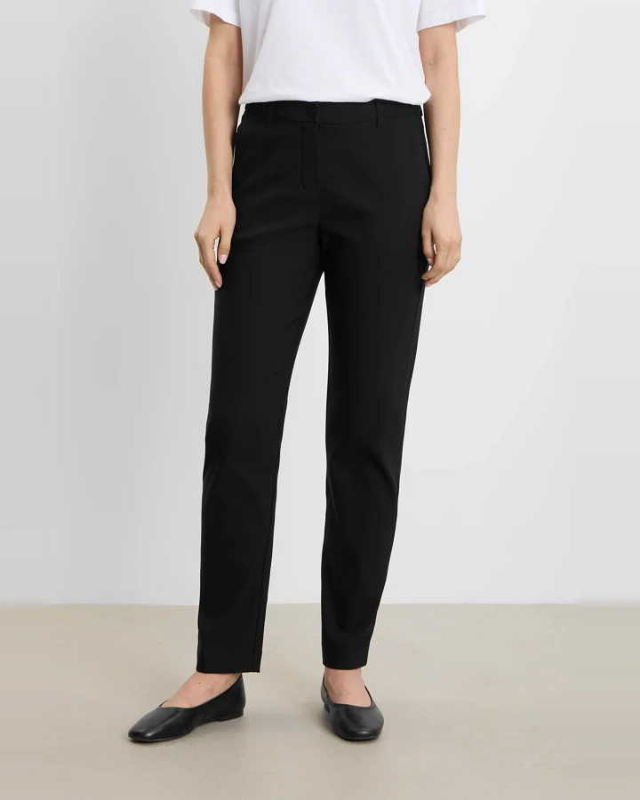 LAURIE Damen vegan Hose Julia Regular Short Length Schwarz