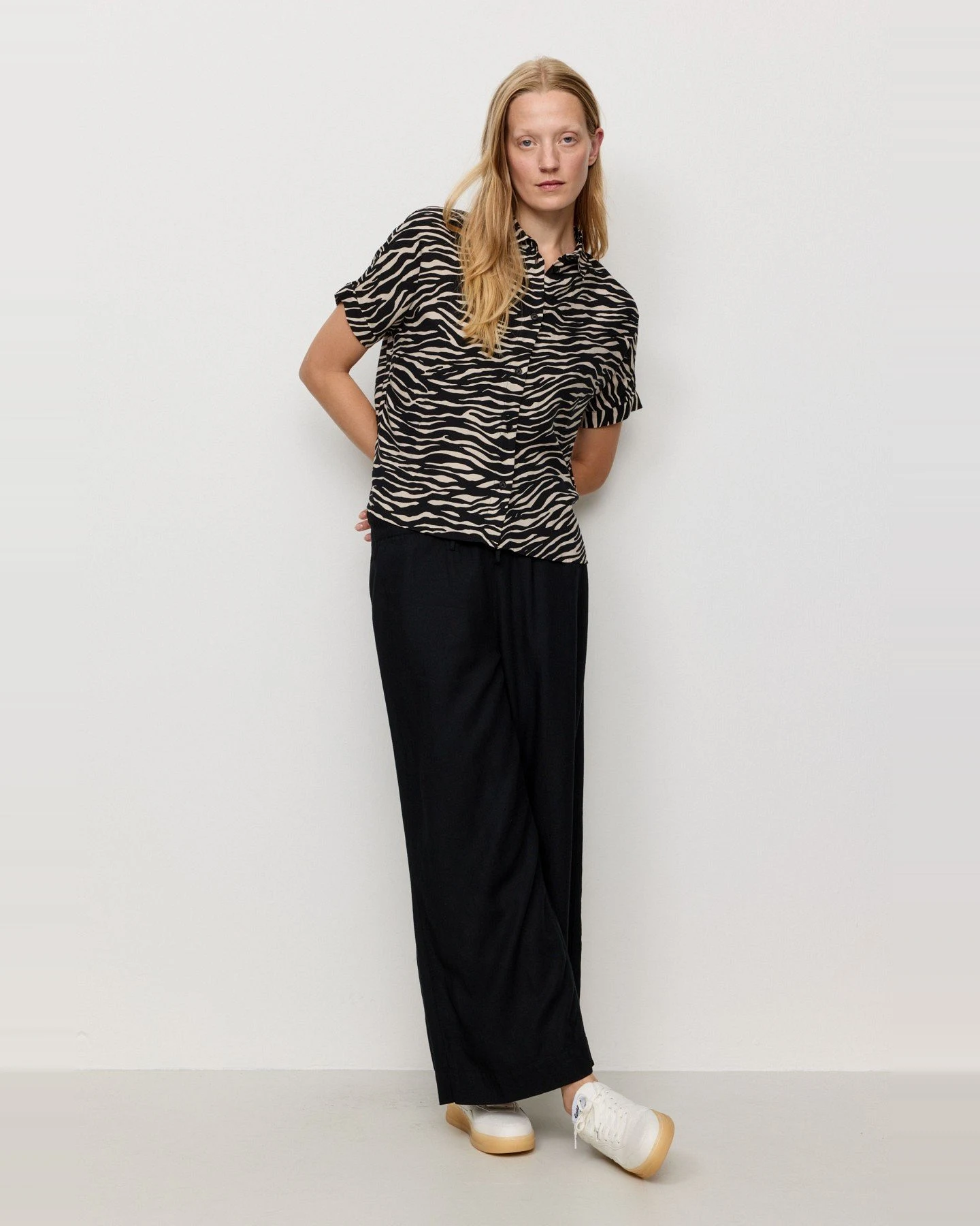 Bluse Lotus Zebra Schwarz – Ansicht 4