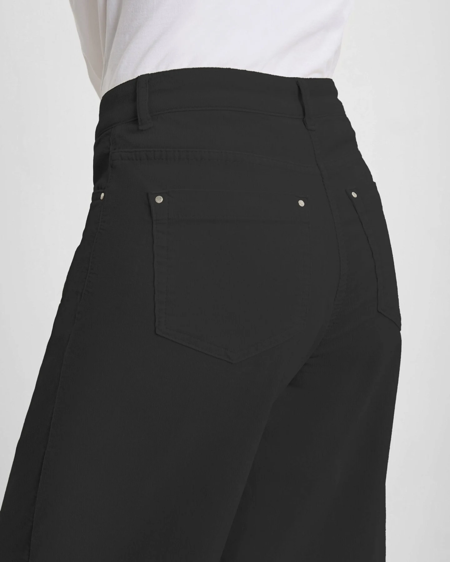 LAURIE Damen vegan Hose Corduroy Carol Loose Schwarz – Ansicht 2