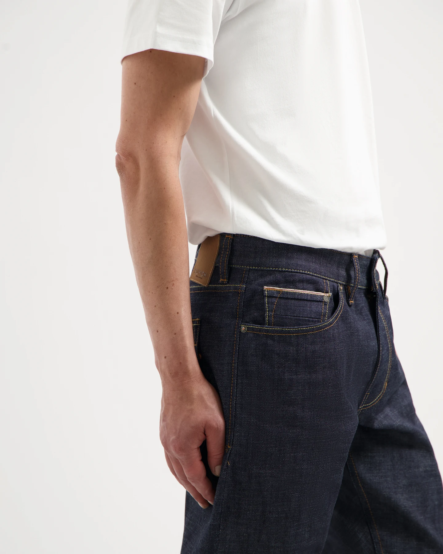 Kuyichi Herren vegan Jeans Regular Scott Dry Selvedge Blau – Ansicht 2