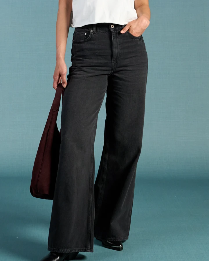 Kuyichi Damen vegan Jeans Flare Harper Smoky Noir