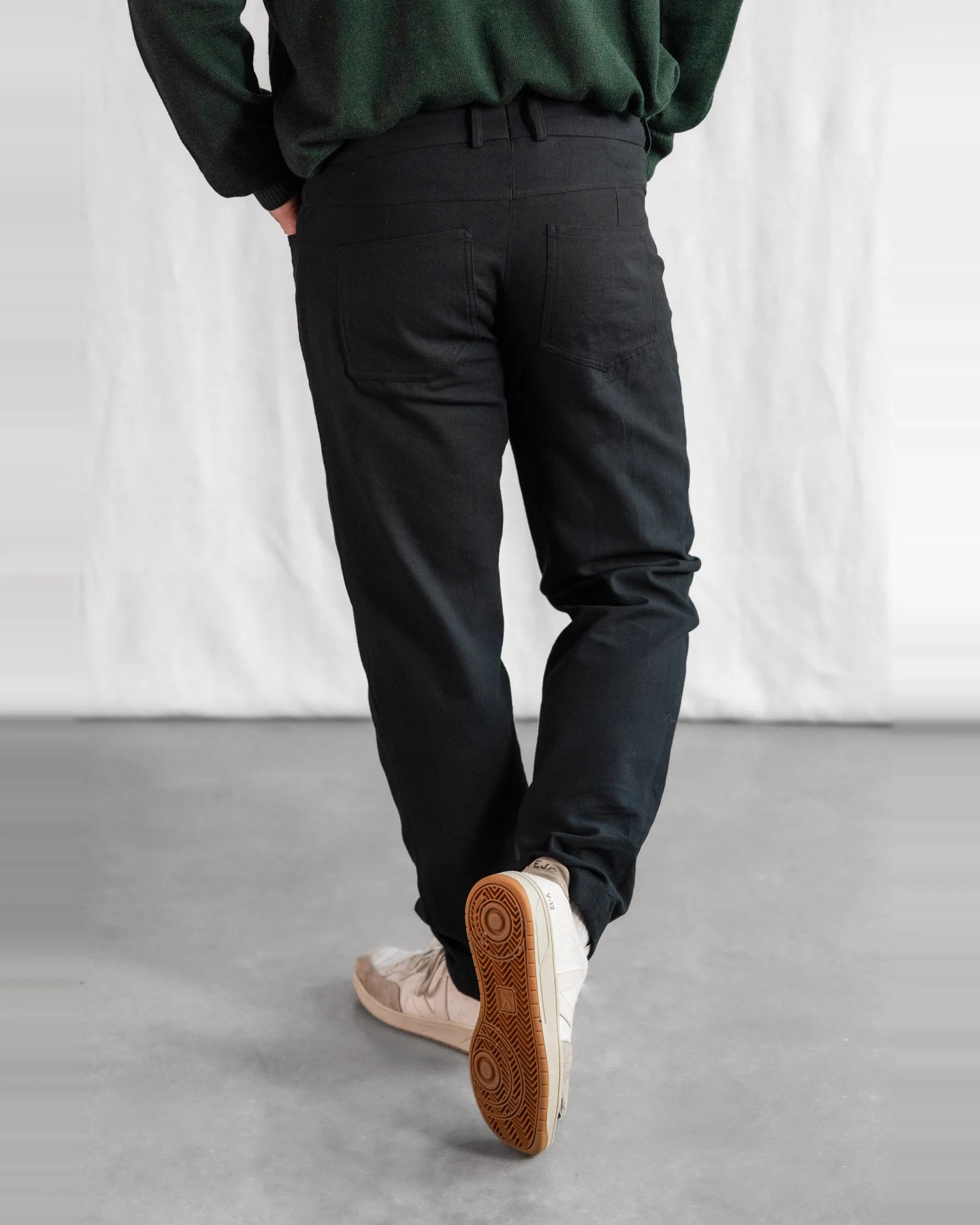Jyoti - Fair Works Herren vegan Hose Prakrit Schwarz – Ansicht 2