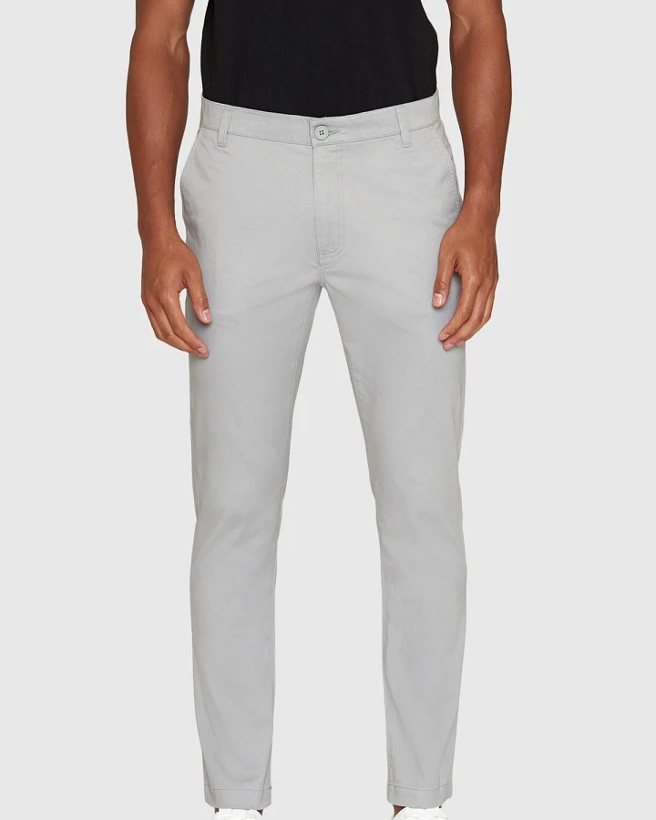 KnowledgeCotton Apparel Herren vegan Chino Hose Luca Slim Twill Alloy Grau