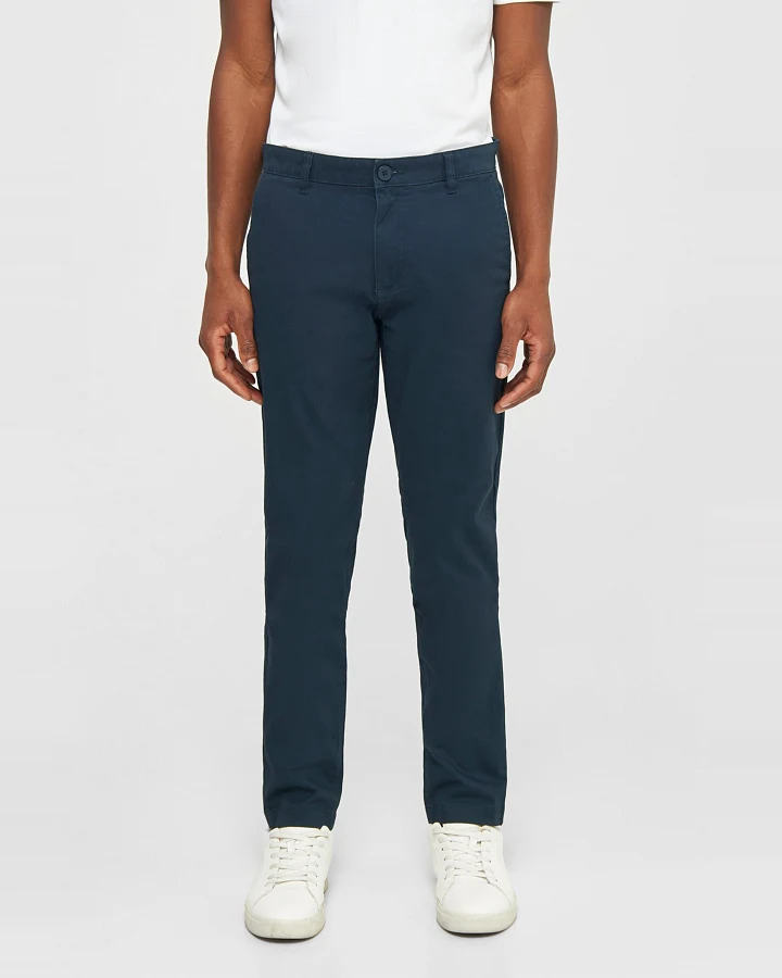 KnowledgeCotton Apparel Herren vegan Chino-Hose Luca Slim Twill Total Eclipse Navy