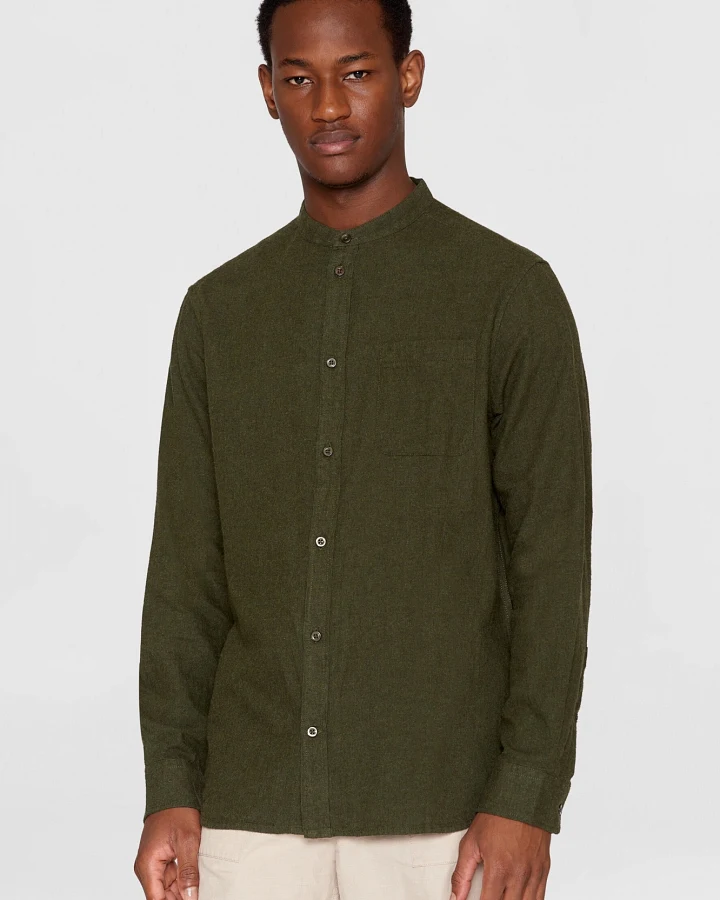 KnowledgeCotton Apparel Herren vegan Hemd Stehkragen Regular Melange Forrest Night Green