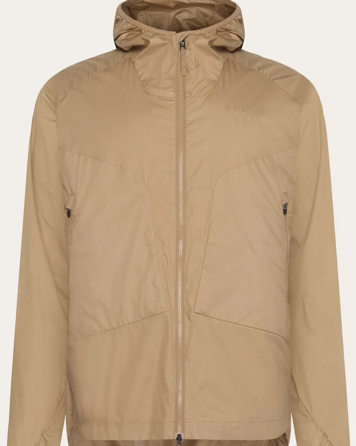 KnowledgeCotton Apparel Herren vegan Jacke Vent Ripstop 90 Tuffet Beige
