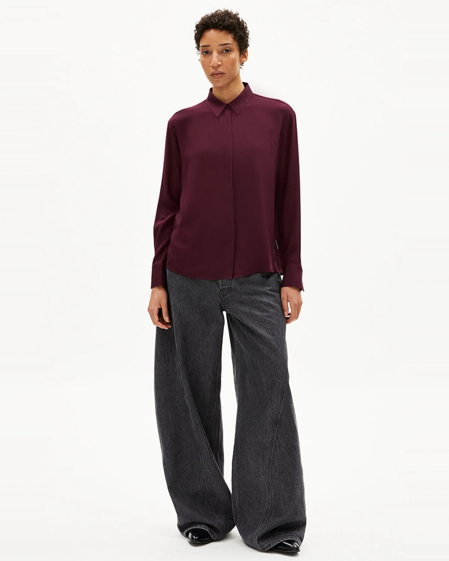 ARMEDANGELS Damen vegan Bluse Larisaana Cranberry – Ansicht 2