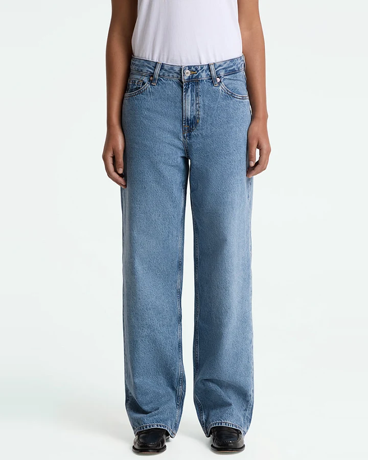 Kings of Indigo Damen vegan Jeans Joan Cindy Mid Washed Blau
