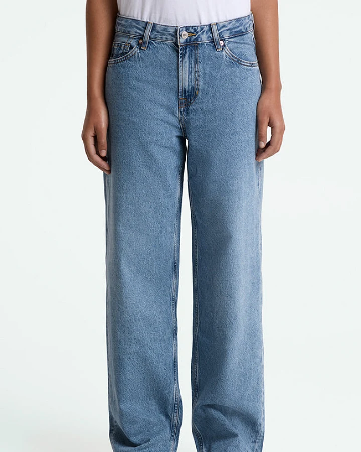 Kings of Indigo Damen vegan Jeans Joan Cindy Mid Washed Blau