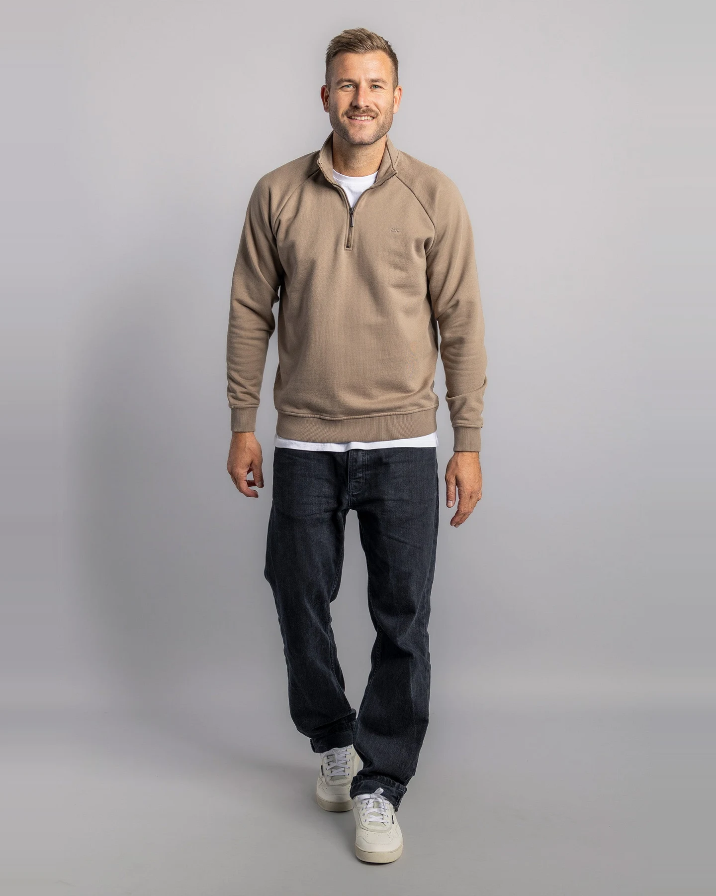 DIRTS Herren vegan Pullover Quarter Zip Walnuss – Ansicht 2