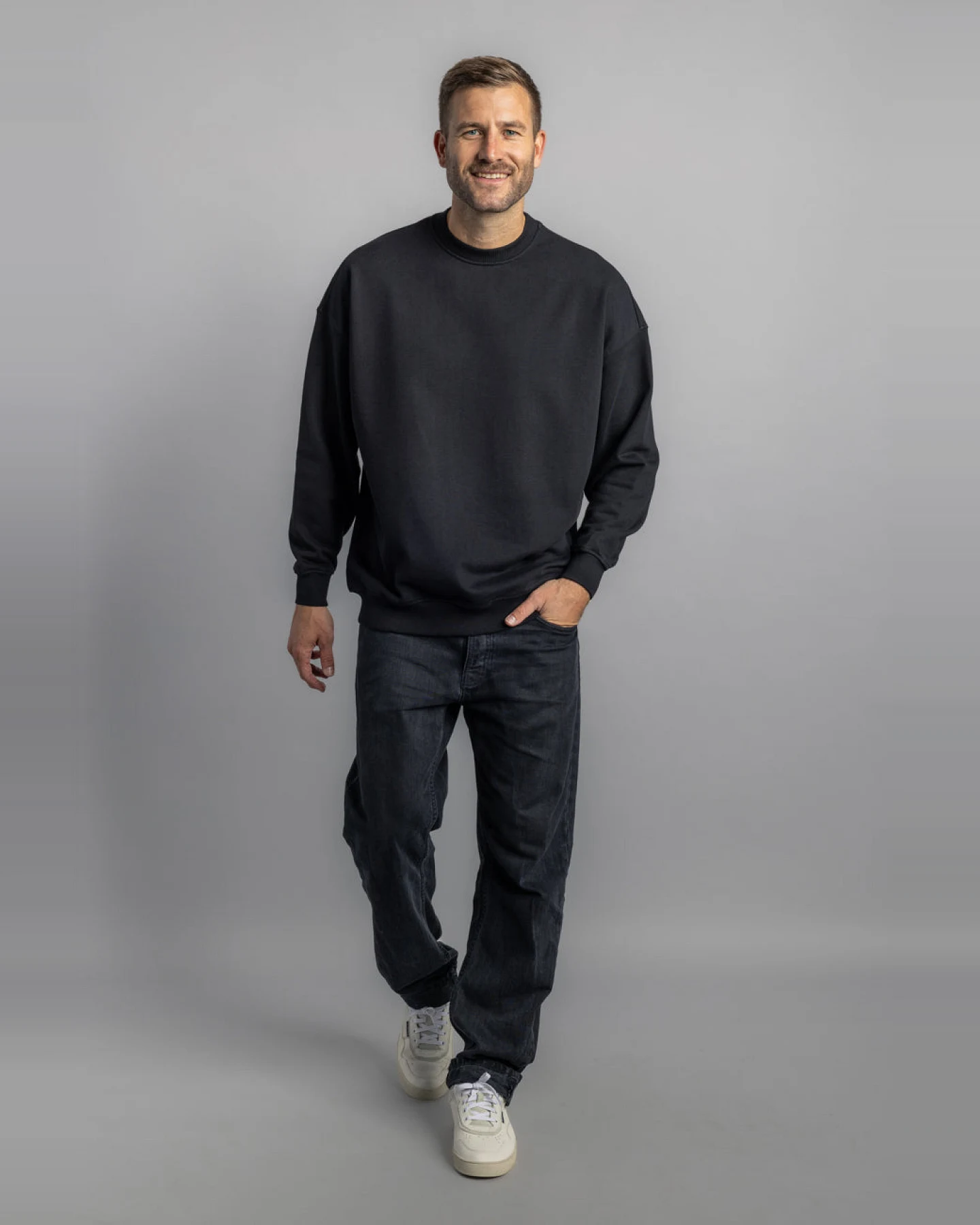 DIRTS Herren vegan Sweatshirt Oversized Schwarz – Ansicht 2