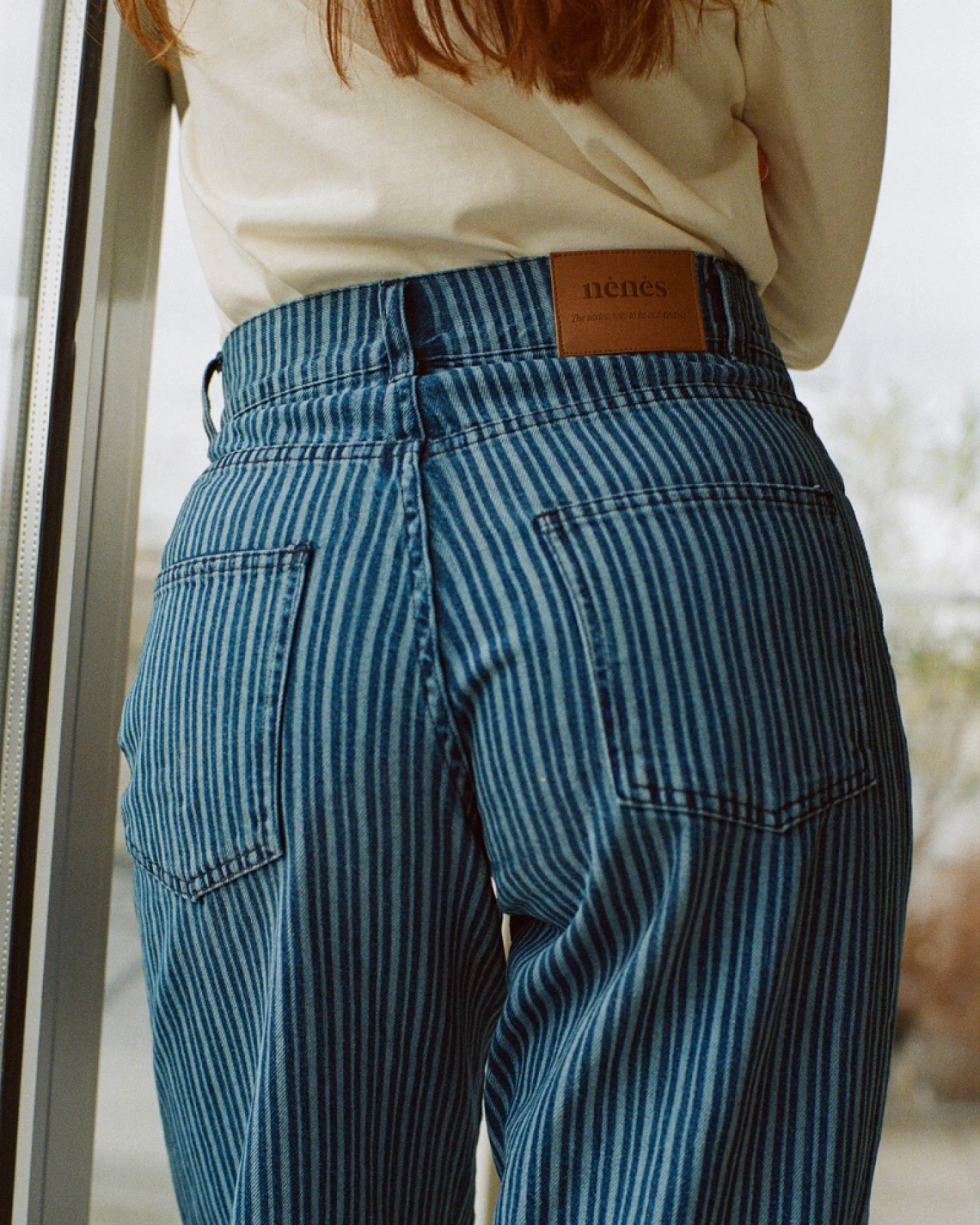 Nénés Damen vegan Jeans Samantha Gestreiftes Denim – Ansicht 2